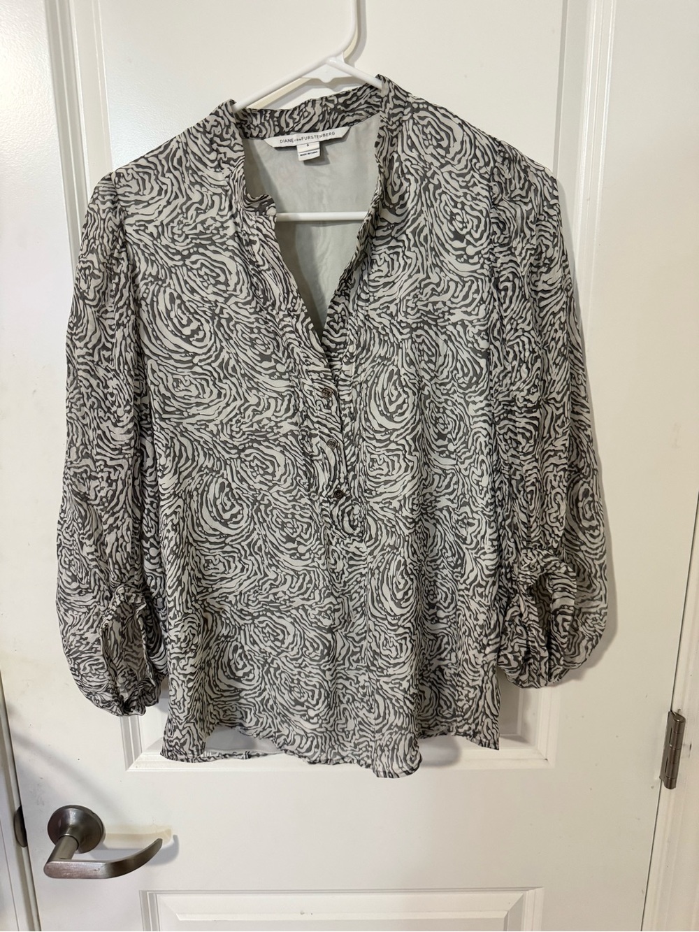 Diane Von Furstenberg Black & White Swirl V-Neck Blouse